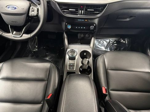 Certified 2025 Ford Escape Platinum AWD/4WD image 18