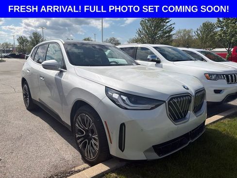 Used 2025 BMW X3 xDrive30i w/ Premium Package AWD/4WD image 2