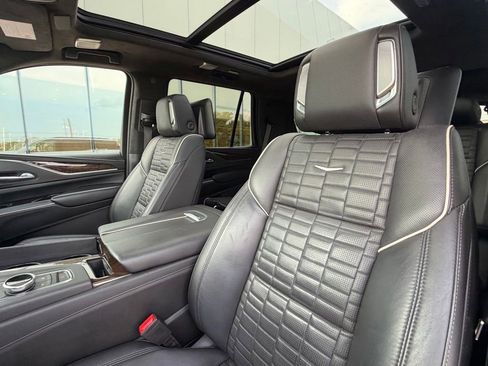 Used 2022 Cadillac Escalade Sport Platinum AWD/4WD image 10