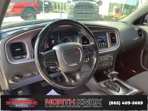 Used 2019 Dodge Charger SXT image 6