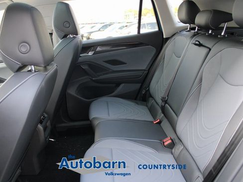 New 2026 Volkswagen Tiguan SE AWD/4WD image 18