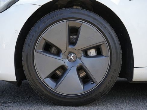 Used 2021 Tesla Model 3 Standard Range Plus RWD image 11