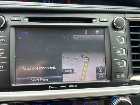 Used 2019 Toyota Highlander XLE image 20