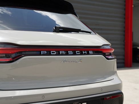 Used 2022 Porsche Macan S AWD/4WD image 16