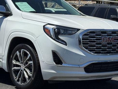 Used 2020 GMC Terrain Denali w/ Denali Premium Package AWD/4WD image 2