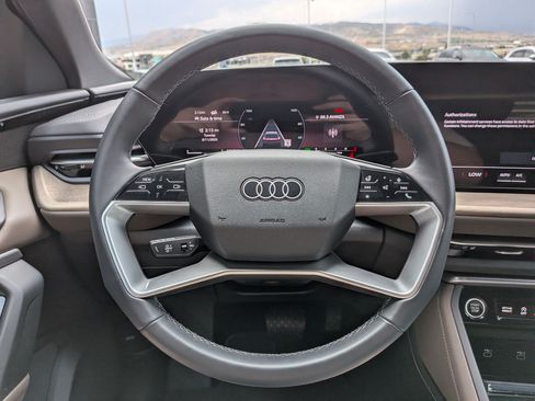 Used 2025 Audi Q5 Premium w/ Convenience Package AWD/4WD image 16