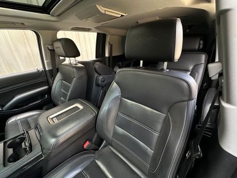 Used 2020 GMC Yukon XL Denali w/ Denali Ultimate Package image 12