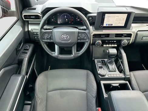 Used 2025 Toyota Tacoma SR5 AWD/4WD image 20
