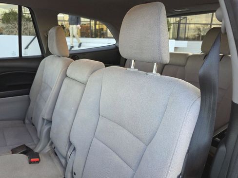 Used 2019 Honda Pilot LX image 32