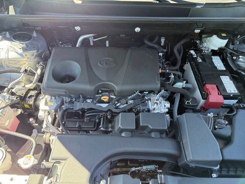 Used 2025 Toyota RAV4 LE AWD/4WD image 20