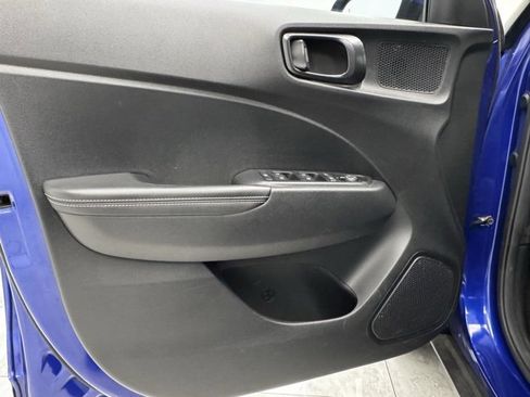 Used 2022 Hyundai Venue Limited w/ Cargo Package image 31