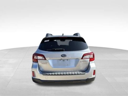 Used 2017 Subaru Outback 2.5i Premium AWD/4WD image 5