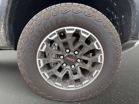 Used 2026 GMC Canyon AT4 image 8