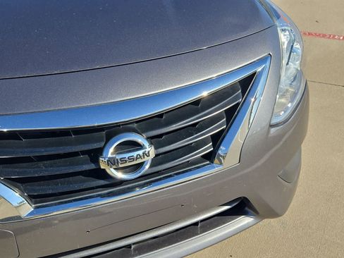 Used 2016 Nissan Versa SV image 10