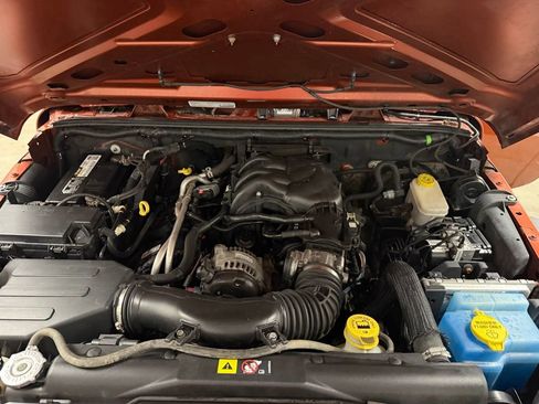 Used 2014 Jeep Wrangler Unlimited Sport w/ Dual Top Group image 35