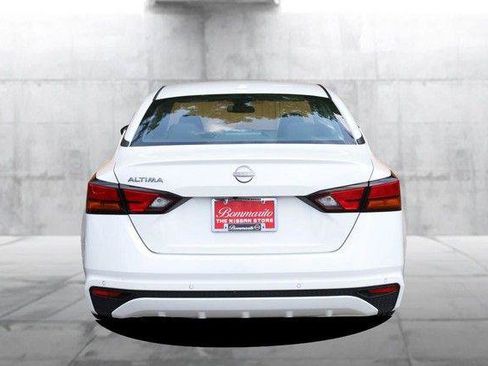 Used 2025 Nissan Altima 2.5 SV FWD image 6