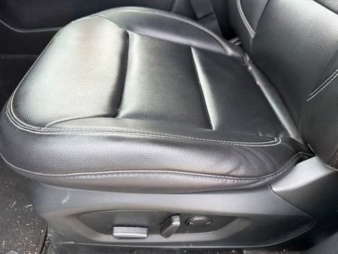 Used 2020 Ford Explorer XLT w/ Equipment Group 202A RWD image 5