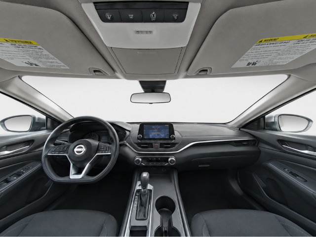 Used 2025 Nissan Altima 2.5 SV FWD image 14