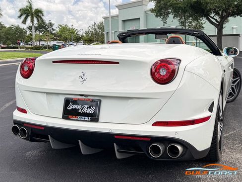 Used 2017 Ferrari California T RWD image 58