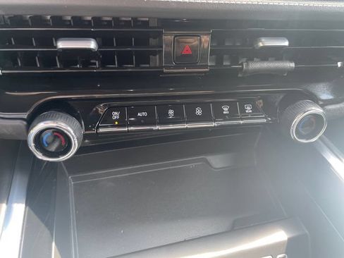 Used 2025 Chevrolet Tahoe LS AWD/4WD image 33