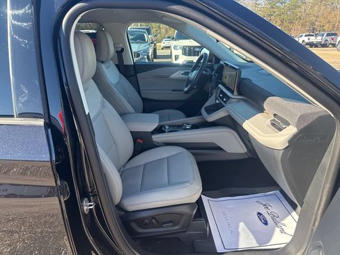 New 2026 Ford Explorer Active w/ Active Comfort Package RWD image 8
