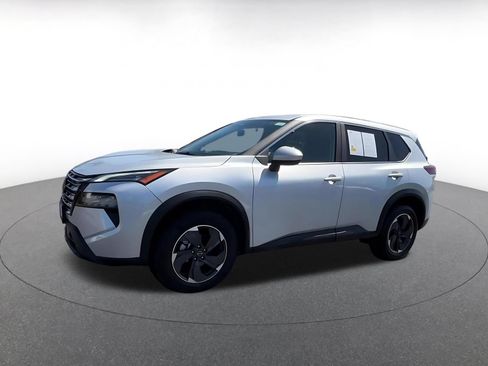Used 2025 Nissan Rogue SV AWD/4WD image 8