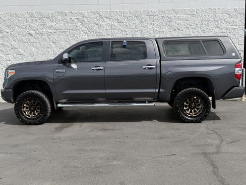 Used 2018 Toyota Tundra 4x4 CrewMax image 4