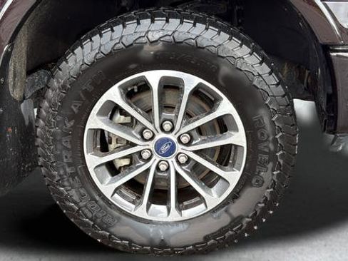 Used 2019 Ford F150 XLT w/ Equipment Group 302A Luxury AWD/4WD image 25