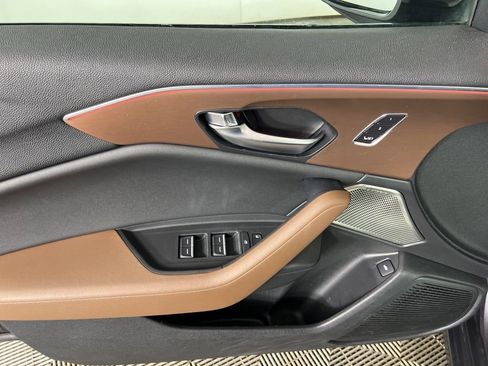 Used 2023 Acura TLX w/ Technology Package image 4