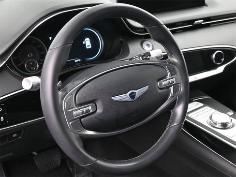 Used 2022 Genesis GV70 2.5T image 10
