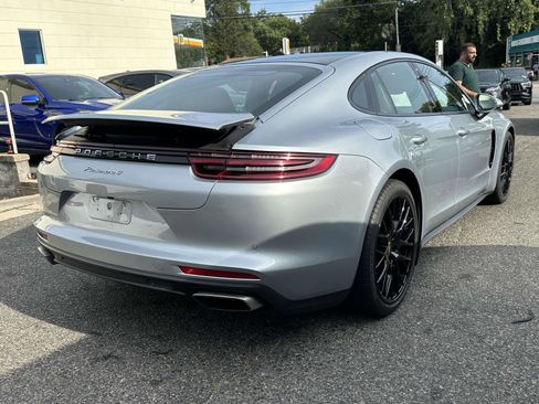 Used 2020 Porsche Panamera image 2