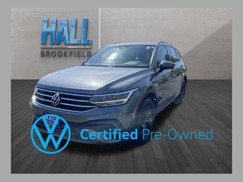Used 2024 Volkswagen Tiguan SE w/ Panoramic Sunroof Package AWD/4WD image 1
