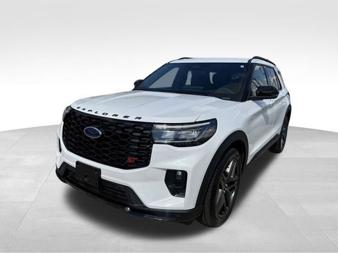 Used 2025 Ford Explorer ST AWD/4WD image 7