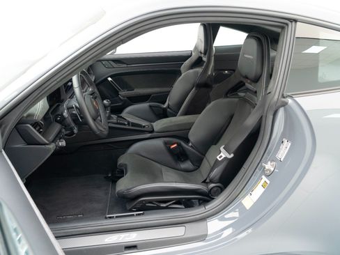 Certified 2026 Porsche 911 GT3 RWD image 18
