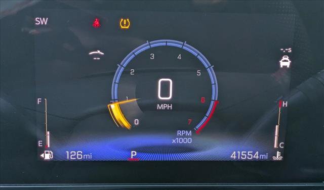 Used 2024 Chevrolet Trax RS w/ Sunroof Package FWD image 11