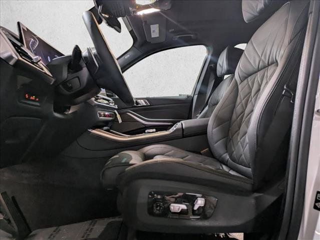 Used 2026 BMW X5 xDrive40i w/ Executive Package AWD/4WD image 4