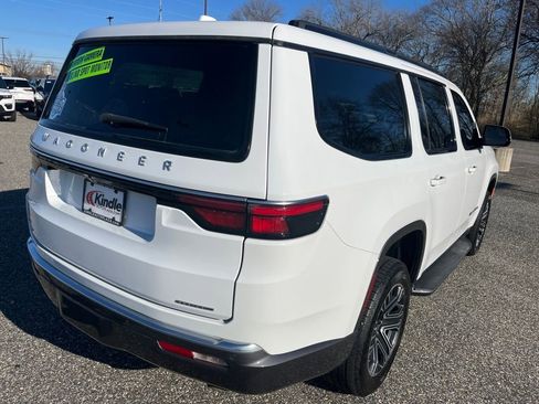 Used 2022 Jeep Wagoneer Series III w/ Flexible Seating Group image 16