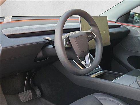 Used 2026 Tesla Model Y Long Range AWD/4WD image 9