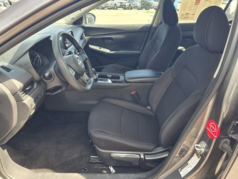 Used 2025 Nissan Sentra S FWD image 11