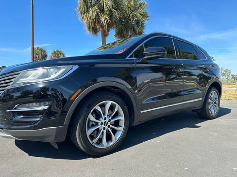 Used 2017 Lincoln MKC Select image 5