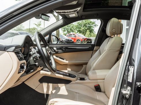 Used 2022 Porsche Macan image 27