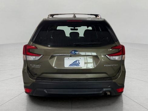 Used 2022 Subaru Forester Premium image 7