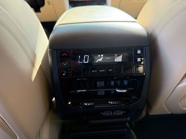 Used 2021 Jeep Grand Cherokee L Limited AWD/4WD image 16