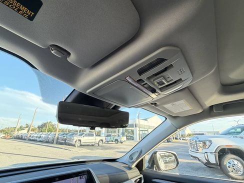 Used 2021 Toyota Highlander Platinum FWD image 32
