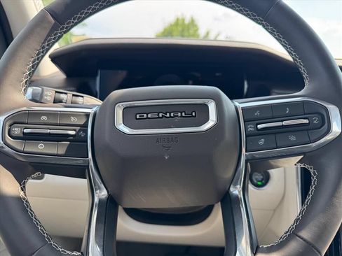 Used 2024 GMC Acadia Denali AWD/4WD image 19