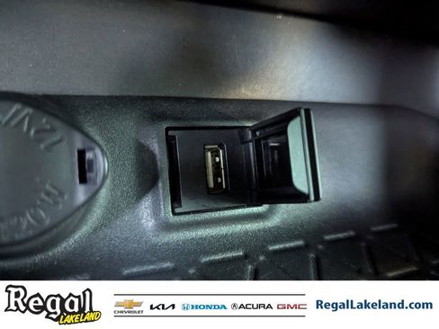 Used 2022 Toyota RAV4 SE image 21