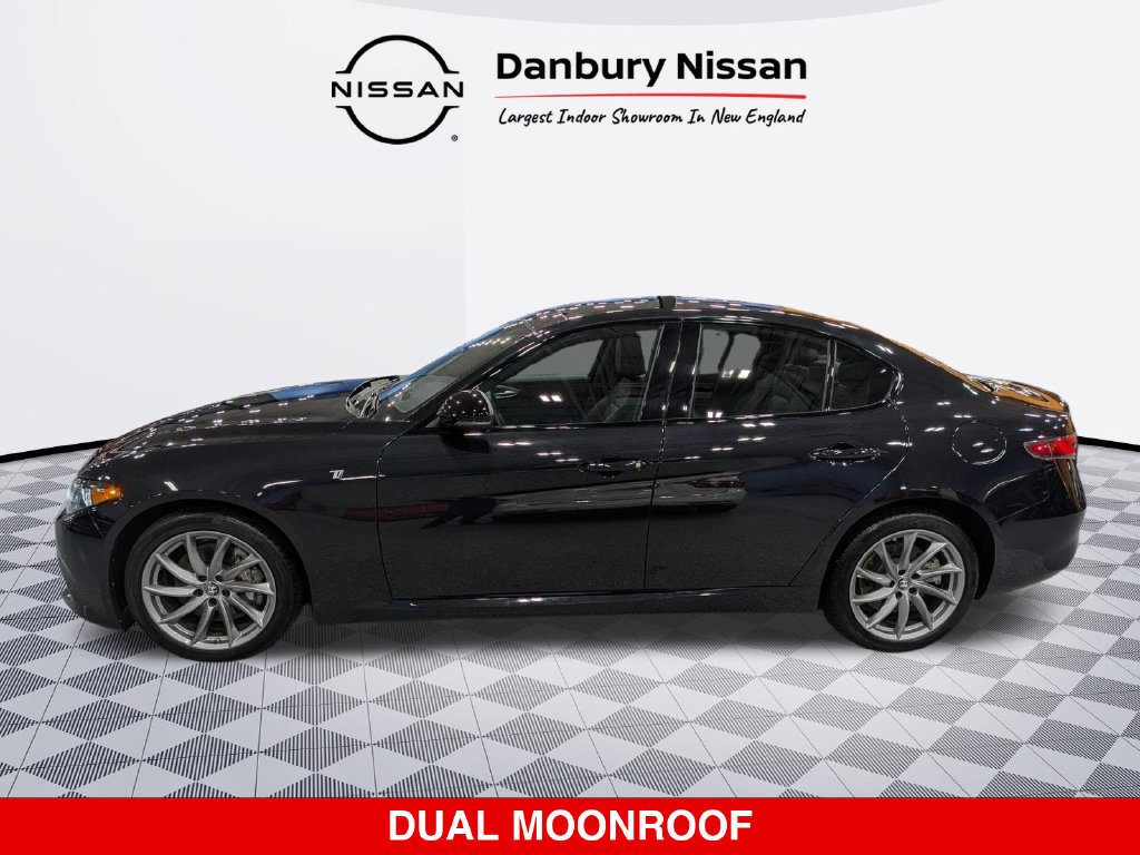 Used 2024 Alfa Romeo Giulia Ti AWD/4WD image 6
