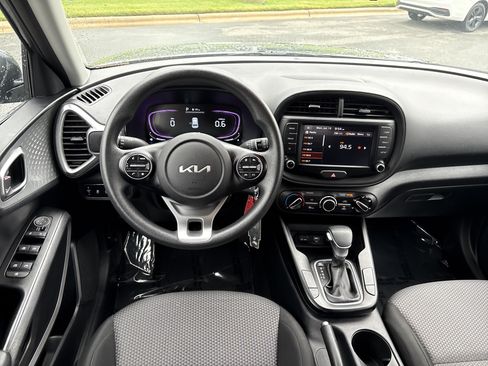 Used 2024 Kia Soul LX w/ Option Group 015 FWD image 19