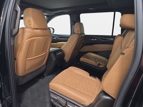 Certified 2022 Cadillac Escalade ESV Sport w/ Touring Package AWD/4WD image 10
