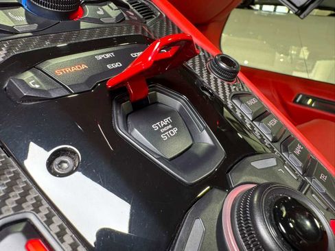 Used 2018 Lamborghini Aventador S image 38